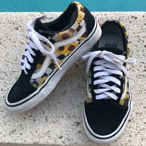 Vans custom old skool lace up sneakers sunflower women’s size 5.5 checkered